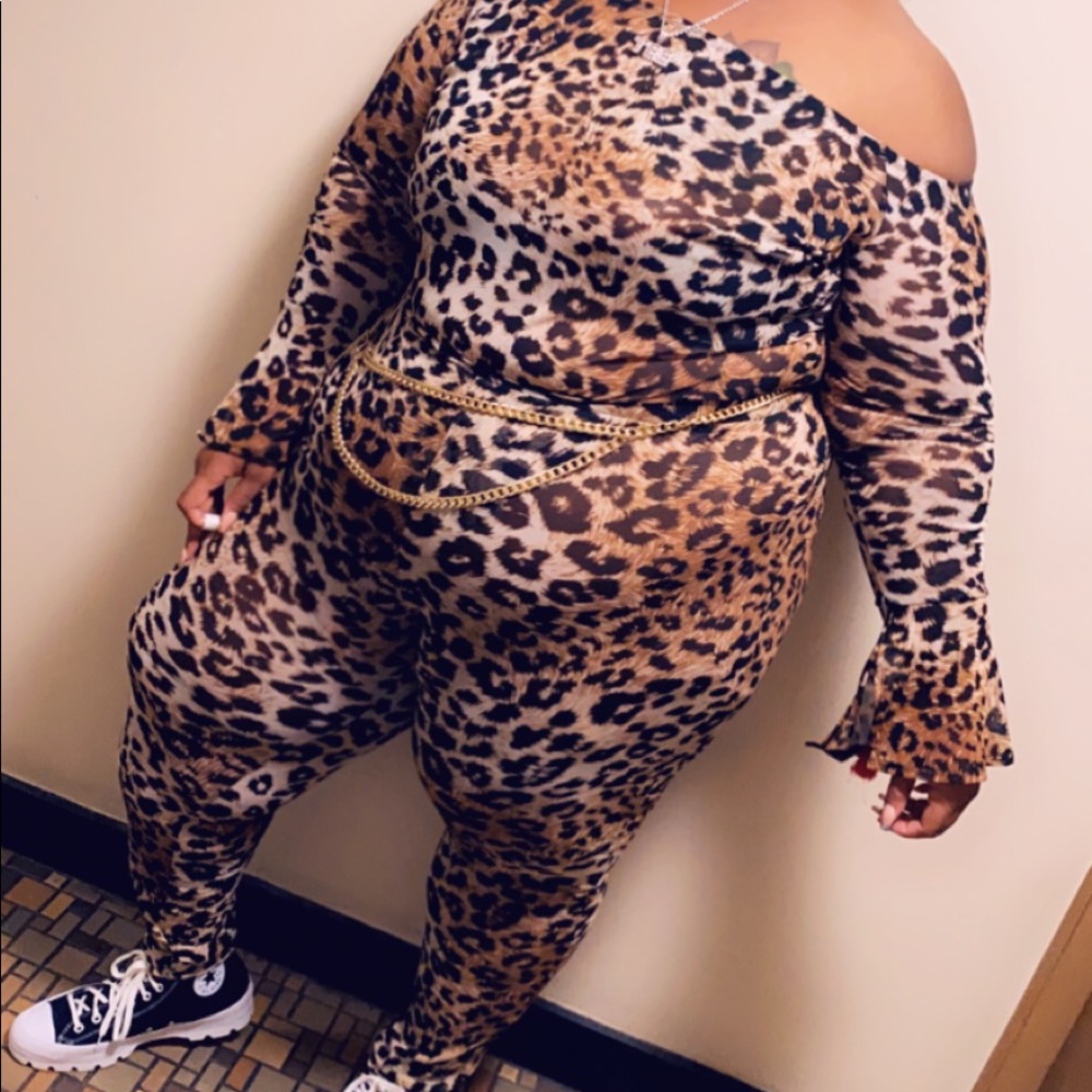Women’s plus size cheetah two piece set